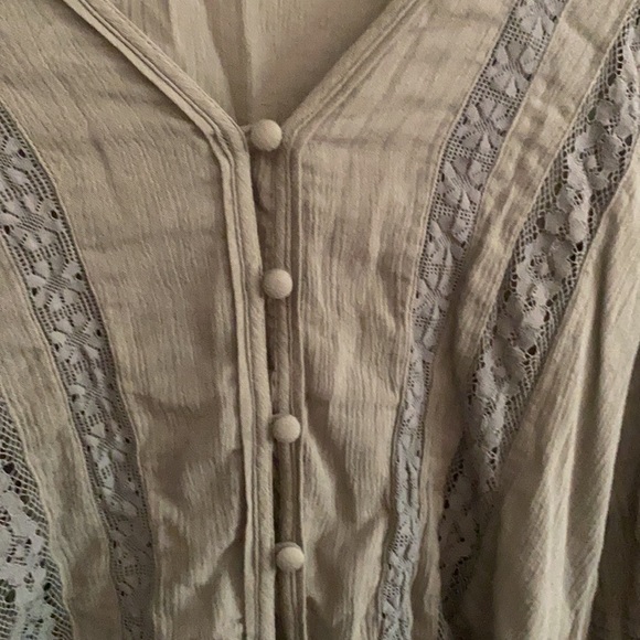 Small Abercrombie & Fitch Top - Picture 4 of 4